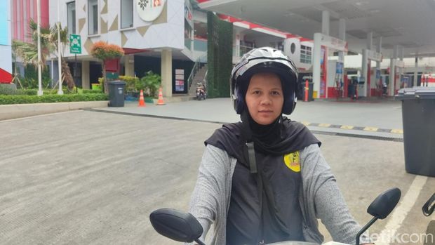 Pelanggan SPBU Siganture Pondok Indah