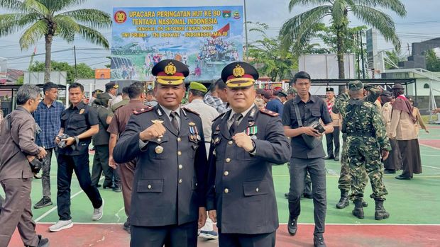 Polda Riau dan jajaran polres memberikan kejutan di HUT ke-80 TNI, Minggu (5/10/2025).