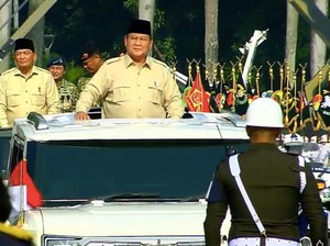 Video Jadi Irup HUT Ke-80 TNI, Prabowo Naik Maung hingga Cek Pasukan
