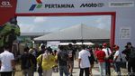 Ribuan Penonton Mendatangi Sirkuit Pertamina Mandalika Jelang Race Utama MotoGP