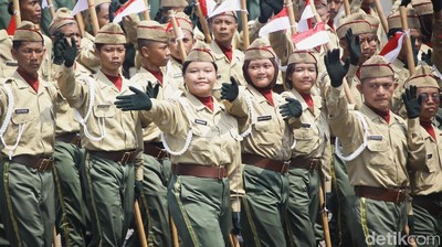 Semangat Pasukan Nonmiliter Warnai Defile HUT TNI ke-80 di Monas