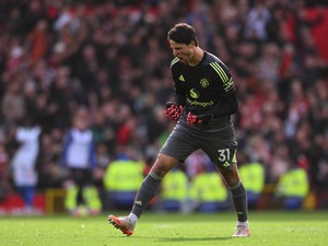 Debut Mantap Senne Lammens Bersama Manchester United