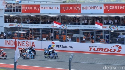 Suasana final race MotoGP Mandalika 2025 di Sirkuit Mandalika, Lombok Tengah, Minggu (5/10/2025). (Foto: Nathea Citra/detikBali)