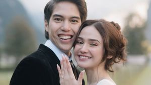 Foto: Syifa Hadju Dilamar El Rumi di Swiss dengan Cincin Berlian Mewah
