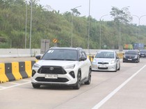 TYCI Rayakan 19 Tahun: Jajal Yaris Cross Hybrid, BBM Tembus 43 Km/Liter