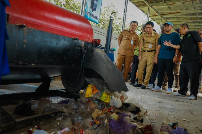 Ahmad Luthfi Resmikan Pengolahan Sampah Terpadu & Terintegrasi di Batang