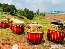 Mengenal Alat Musik Doll Dibuat dari Kulit Sapi yang Dikeringkan