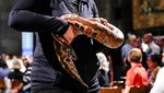Dari Unta hingga Ular, Semua Diberkati di Katedral Manhattan