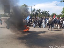 Massa Tuntut Pembakar Rumah Pentolan Masyarakat Pati Bersatu Ditangkap