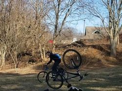 Detik-detik Kena Sial yang Tertangkap Kamera, Pas Banget!