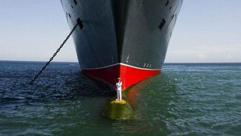 Queen Mary 2 Dengan Kaptennya Foto: Boredpanda