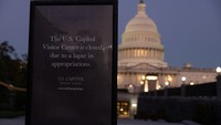 Suasana di Washington D.C. terlihat kontras antara area wisata dan kantor pemerintahan. REUTERS/Nathan Howard 