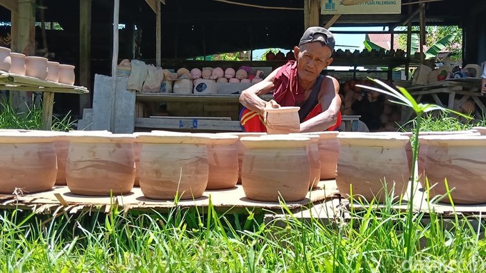 Melihat Produksi Gerabah di kampung gerabah kota Palembang