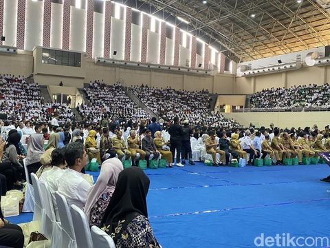 Kepala Badan Gizi Nasional, Dadan Hindayana, dalam rapat koordinasi bersama seluruh SPPG di GOR Jatidiri, Kota Semarang, Senin (6/10/2025).