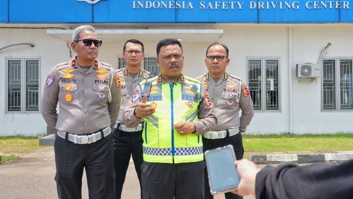 Kepala Korps Lalu Lintas (Kakorlantas) Polri Irjen Agus Suryonugroho meninjau Indonesia Safety Driving Center (ISDC) di Tangerang Selatan, Banten (Dok istimewa).