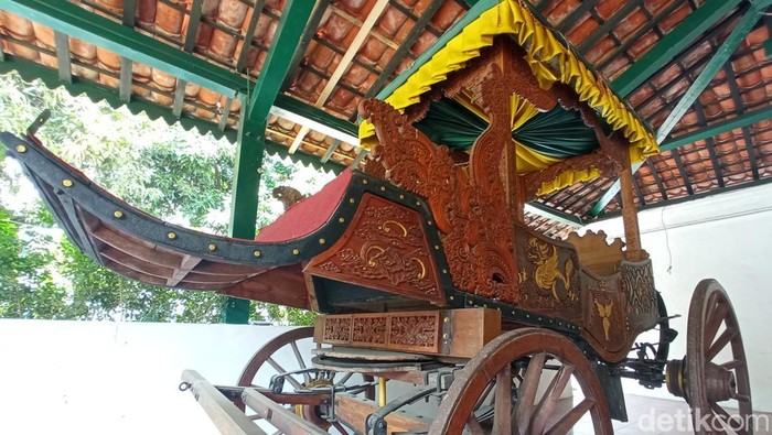 Kereta Ki Jurumudi di Keraton Kacirebonan