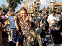 Takjub Bule-bule Lempar Ketupat Bak Perang: Tradisi Siat Tipat Bantal di Badung