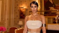 Kim Kardashian Potong Rambut, Makin Mirip Istri Kanye West