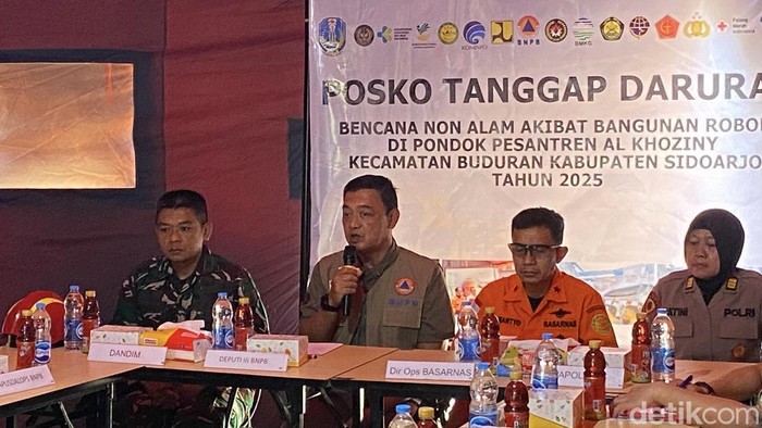 Konferensi pers update data korban Ponpes Sidoarjo.