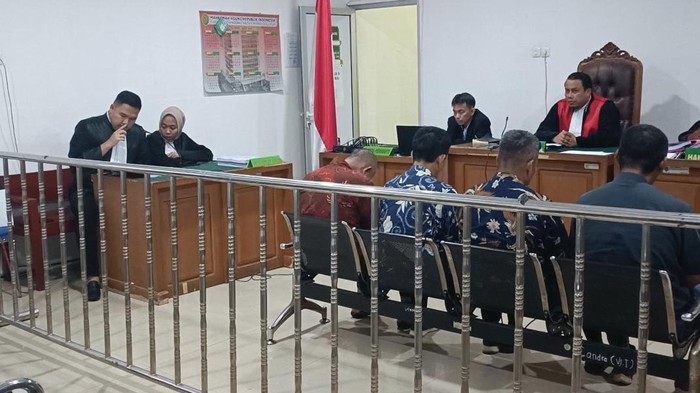 Empat pejabat Dispora Kabupaten OKI jalani sidang tuntutan Pengadilan OKI PN Palembang