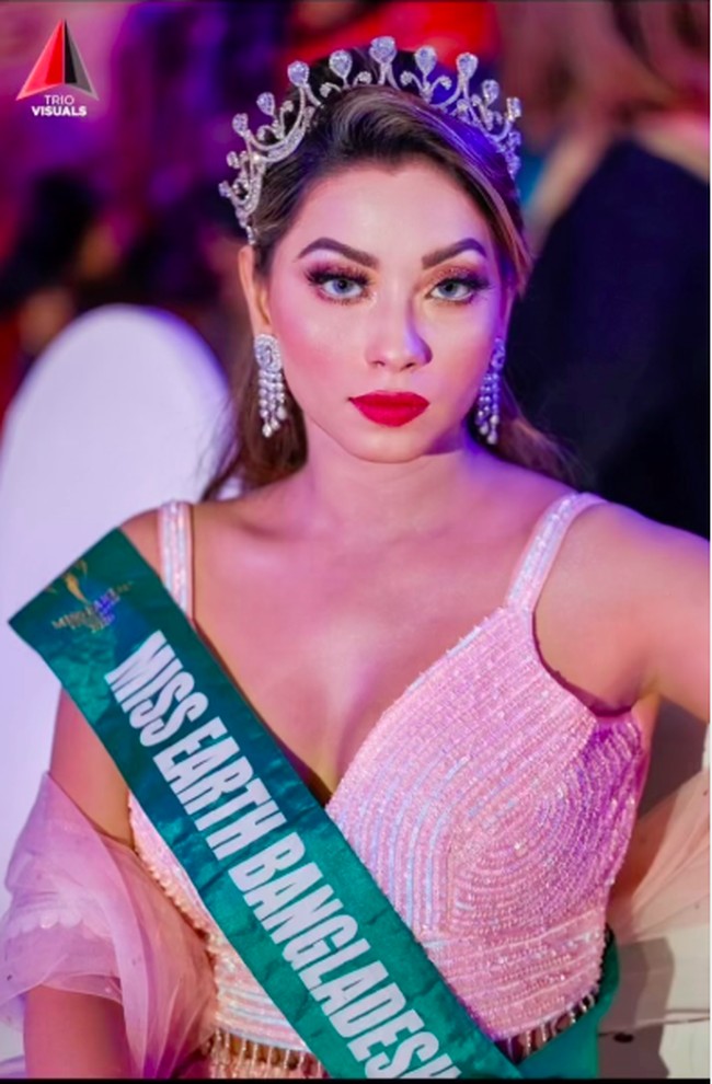 Dikatakan jika Meghna pertama kali bertemu Essa di sebuah acara di Dhaka tahun lalu. Dilansir Independent, Essa pernah memberinya Quran, sajadah, dan mukena sebagai hadiah. Kemudian pria itu mengirim bunga, perhiasan, dan bahkan 200 kg kurma berlabel hadiah dari raja Arab Saudi. Foto: Instagram Meghna Alam