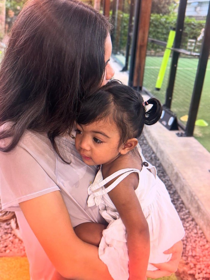 Nana Mirdad Nana Mirdad