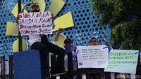 Demonstrasi berlangsung tertib tanpa insiden.
