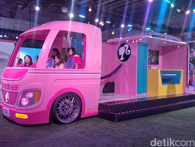 Ada juga Dream Camper van untuk sensasi road trip ala Barbie. Foto: Hestianingsih/Wolipop