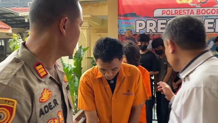 Pelaku pembacokan Polisi di Bogor. (Sholihin/detikcom)
