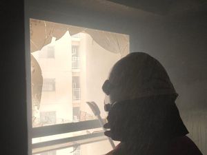 Kamar Apartemen Gunawangsa Surabaya Terbakar Diduga Korsleting Hairdryer