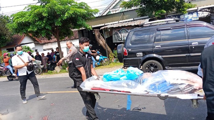 Pemotor di Tulungagung meninggal dunia setelah tertabrak truk