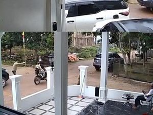 Video Detik-detik Pria di OKI Tewas Ditembak Saat Boncengi Istri