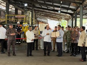 Jaksa Agung Serahkan 6 Smelter Rampasan Korupsi Rp 300 T ke Wamenkeu