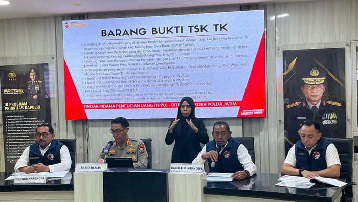 Dirresnarkoba Polda Jatim Kombes Robert Dacosta