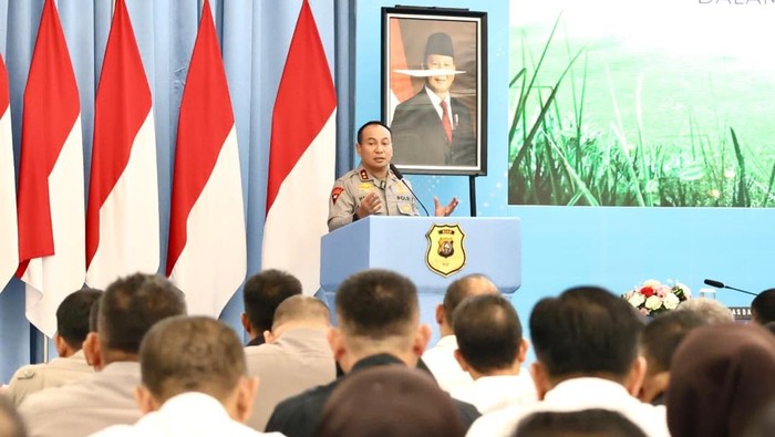 Polda Riau menggelar pelatihan public speaking untuk melatih kemampuan komunikasi publik personel