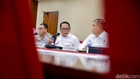 Kepala Korps Pemberantasan Tindak Pidana Korupsi (Kortastipidkor) Irjen Cahyono Wibowo mengatakan, penetapan kedua tersangka dilakukan setelah penyidik menemukan bukti kuat terkait dugaan penyalahgunaan wewenang dan persekongkolan dalam proyek tersebut.