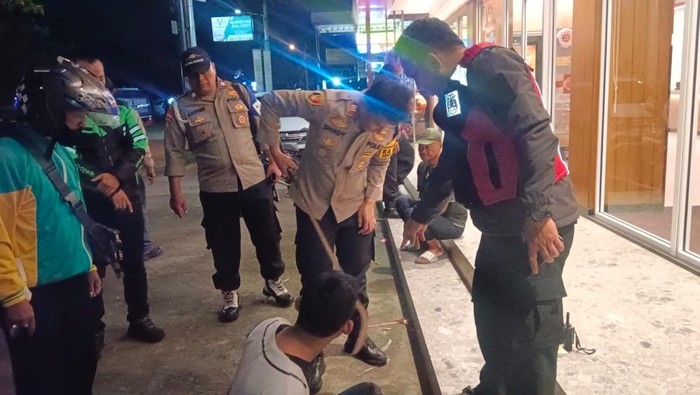 Polsek Cisauk menggelar patroli ke sejumlah titik di wilayah hukumnya