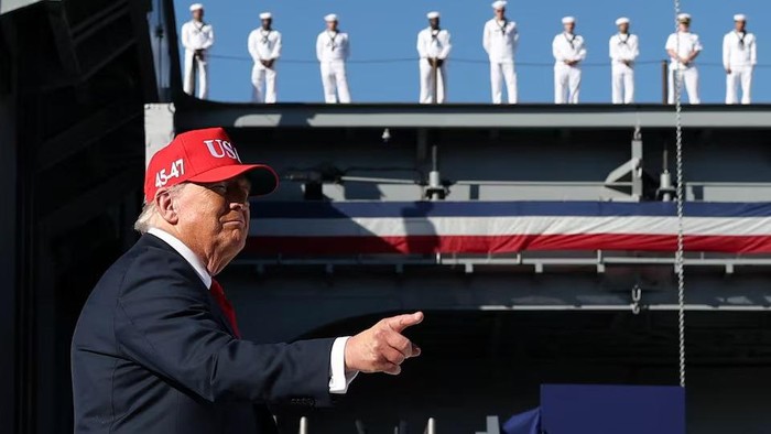 U.S. President Donald Trump visits Norfolk, Virginia, U.S. October 5, 2025. REUTERS/Jonathan Ernst Purchase Licensing Rights