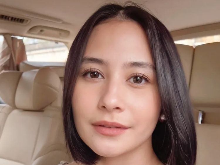 7 Potret Prilly Latuconsina yang Makin Fresh Dengan Gaya Rambut Bob Pendek