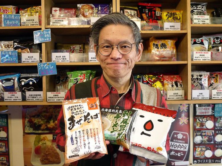 Raja Mie Instan Sudah Cicip Lebih dari 10 Ribu Mie Selama 30 Tahun!