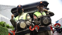 Meski telah rutin dilakukan, ranjau paku masih ditemukan di sejumlah titik, menandakan praktik berbahaya ini belum sepenuhnya hilang. Satpol PP pun mengimbau masyarakat agar tetap waspada dan segera melapor jika menemukan aktivitas mencurigakan yang berkaitan dengan penyebaran ranjau paku di jalanan ibu kota.