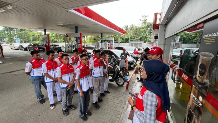 Sejumlah anak SMK di Palembang ikut program Pantau SPBU yang digelar Pertamina Patra Niaga Sumbagsel