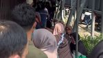 POV Tantri Kotak Jalan Kaki ke Monas-Nyeberang Kali Buat Manggung di HUT TNI