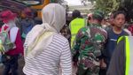 POV Tantri Kotak Jalan Kaki ke Monas-Nyeberang Kali Buat Manggung di HUT TNI