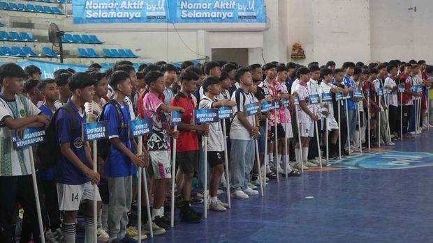 Telkomsel menghadirkan Piala by.U 2025, di 27 kota penyelenggaraan, salah satunya diadakan di Gor Lila Bhuana Denpasar, Bali yang berlangsung pada 3-5 Oktober 2025 melibatkan 40 sekolah dari jenjang SMP dan SMA/SMK.