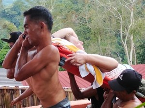 Turis Belanda Jatuh di Air Terjun Lombok Utara, Alami Patah Tulang Kaki