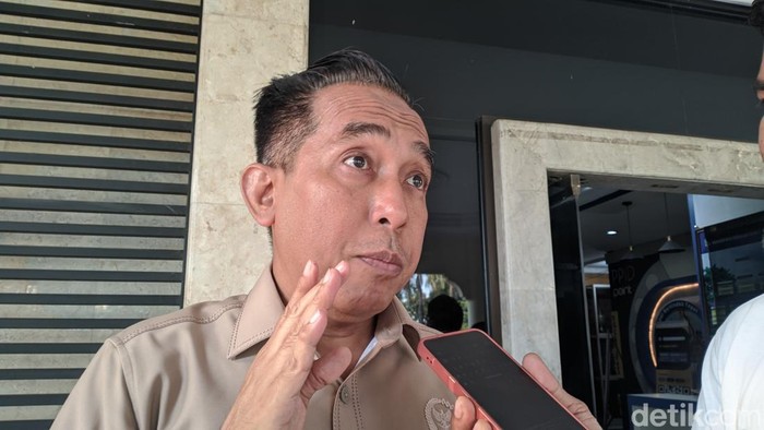 Anggota Komisi V DPR RI Mori Hanafi ditemui di Mataram, Selasa (7/10/2025). (Ahmad Viqi/detikBali).
