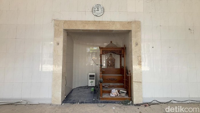 Area imam salat di musala Ponpes Al Khoziny yang ambruk