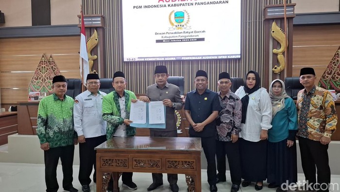 Audiens PGM di Gedung DPRD Pangandaran.