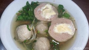 Di Jaksel Ada Bakso Keju hingga Mie Ayam Taichan Favorit Artis